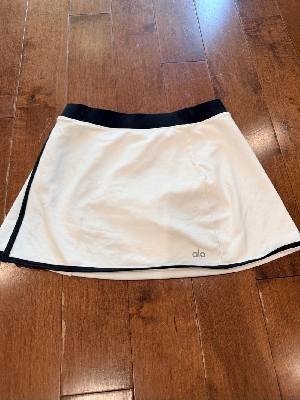 ALO Yoga White Mini Skort with Black Trim